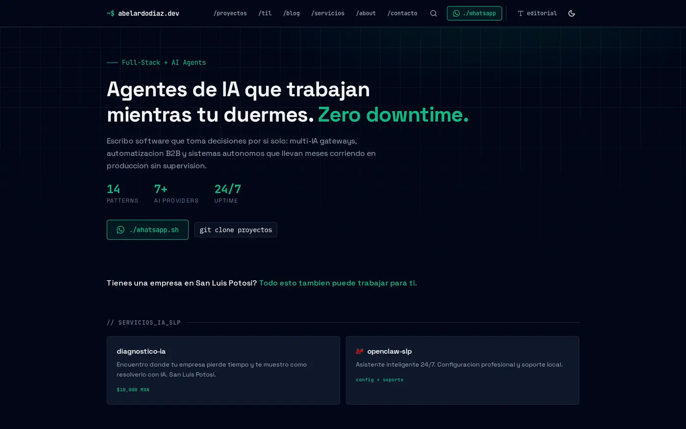El mismo home en tema terminal: monospace, verde sobre negro, prompt '~$ abelardodiaz.dev', titular 'Agentes de IA que trabajan mientras tu duermes. Zero downtime.' y botones estilo consola